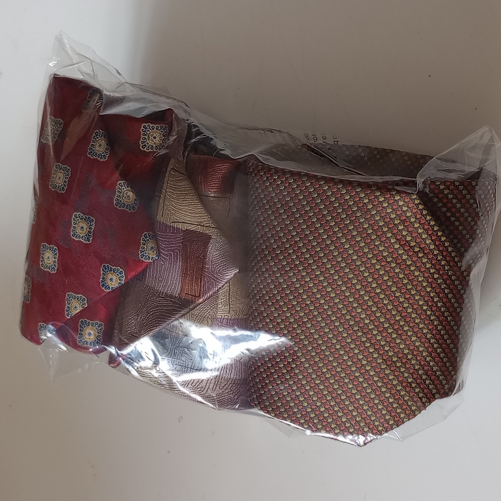 100% Silk (3) Tie Bundle